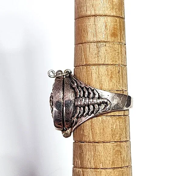 Scorpion silver locket ring - Picture 4 of 8